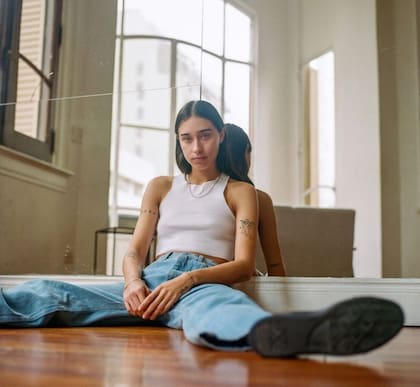 Ana Rivera en una campaña para la marca Hello Crudo