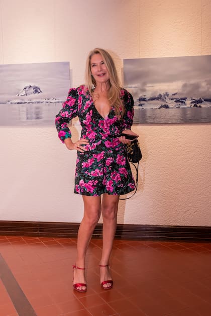 Ana Rusconi en el lanzamiento de "Antarctica, Melting Beauty," la muestra fotográfica de Paola Marzotto. La exhibición recorre el mundo y en estos días se presenta en El Museo Ralli de Punta del Este.