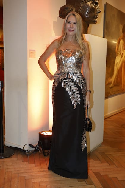 Ana Rusconi. La invitación enviada por los Amigos de Bellas Artes proponía un "guiño a la modernidad".