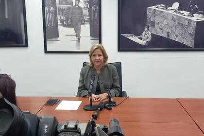 Ana Teresita González Fraga comunicó la decisión de establecer el 31 de marzo de 2025 como fecha límite para la entrada al país de ciudadanos cubanos con pasaporte vencido (Ministerio de Relaciones Exteriores de Cuba)