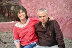 Ana y Gregorio se conocieron en un trabajo, fueron pareja años después y terminaron mudándose en familia a Traslasierra.