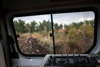 Anafe presente, pero sin horno.