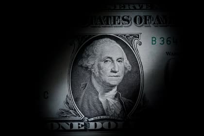 Análisis del mercado cambiario: precio del dólar en México hoy, lunes 15 de abril