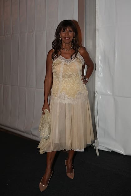 Anamá Ferreira, con un diseño vintañe