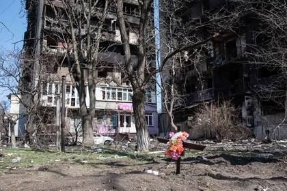 Anastasia vio muchas tumbas en la ciudad de Mariupol.

