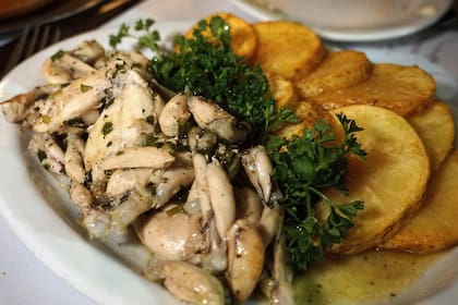 La carne de anfibios, como las ancas de rana (en foto) y la de reptil también son opciones para el Viernes Santo