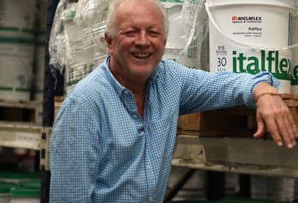 Anclaflex es una empresa argentina dedicada a la fabricación de pinturas y revestimientos 100% nacionales.