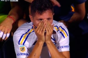 Ander Herrera llora en el banco de suplentes, tras una nueva lesión