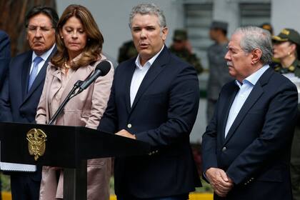 "Colombia se entristece pero no se doblega ante la violencia": Duque sobre el carro bomba.