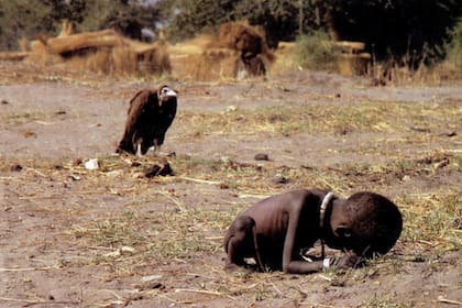 Kevin Carter fue el autor de la fotografía ganadora del Pulitzer en 1994
