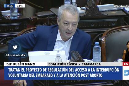 "El Estado no puede decidir sacrificar el derecho a la vida en pos del derecho subjetivo de la autodeterminación", dijo el diputado Manzi