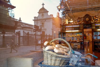 "El pan del día" una muestra organizada por el Museo de la Ciudad en la sede , Casa Altos Elorriaga, Defensa 187 CABA