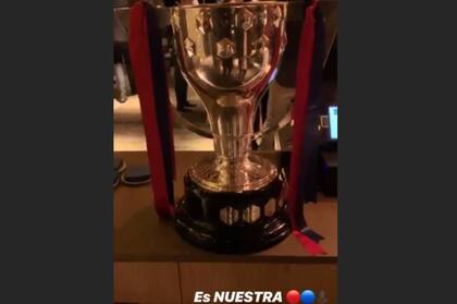 "Es nuestra", el mensaje de Luis Suárez. La copa de la Liga de España estuvo en la fiesta