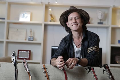 "Estamos a tres teléfonos de Donald Trump", bromeó el músico