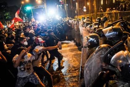 "La brutal caída de ingresos genera tensiones sociales y desafíos a la política fiscal", argumenta el economista Daniel Titelman, de la Cepal