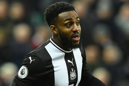 "La gente dice que deberíamos retomar el fútbol, como si fuéramos conejillos de Indias o ratas de laboratorio", declaró Rose, que juega actualmente en el Newcastle cedido por el Tottenham