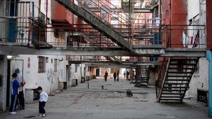 Los pasillos interiores de Fuerte Apache