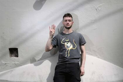 "Lo que hago no le debe nada a lo real", afirma el creador de La piel del poema