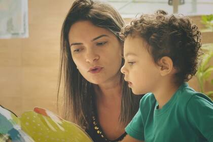 "Lo que más influencia y determina el rendimiento escolar es la educación y la escolarización de la madre", dice el especialista Gomes Ferreira.