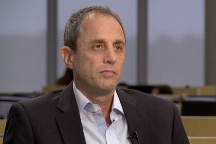 "Me conmueve lo que hace el tipo. Habría que hacer algún aviso tipo héroes del Covid, tipos que se la bancan", dijo Tenembaum