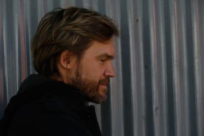 Gil Navarro protagoniza uno de los capítulos de Rizhoma Hotel, la miniserie de Telefe que se emite los viernes, a las 23