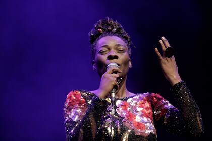 "Nos han hecho tener miedo al poder, a la evolución, una mujer con poder era como vaticinar desastres", asegura