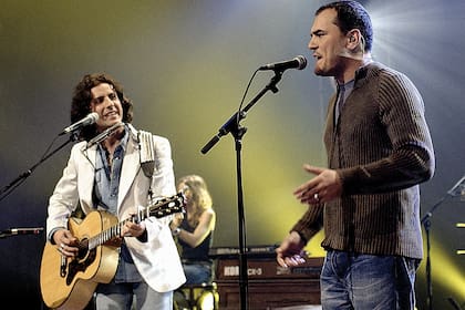 "Nueces" fue el primer tema que cantó. Años después, lo regrabó con Ismael Serrano