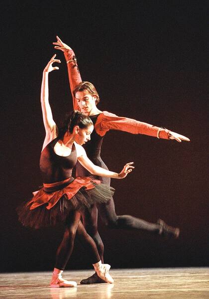 "Paloma no tuvo más salida que crecer en una burbuja protectora. Toda su vida fue el ballet", ite Alberto