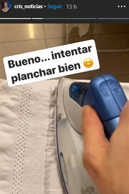 "¿Qué se piensan, que todo es glamour en la vida, señores?", bromeó la periodista, y compartió un video planchando las fundas