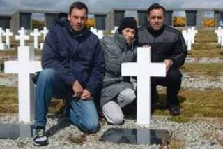 Emotiva ceremonia al primer soldado de Malvinas que trajeron al continente