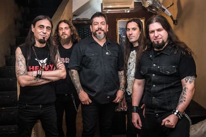 "Tenemos más discos sin Osvaldo que con Osvaldo, y lo primero que ves en YouTube es: "eh, dejen de robar"."