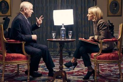 Varios analistas consideran que muchas respuestas del príncipe Andrés fueron desacertadas