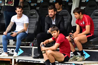 Dabove deberá mantener vínculos con Leandro Romagnoli, Marcelo Tinelli y los controvertidos hermanos Romero.