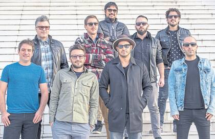 "Ver la reacción del público que te escucha por primera vez es muy lindo", rememora el argentino Emiliano Brancciari, frontman de NTVG