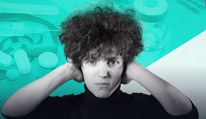 "Yo no lo apoyaba ni su madre tampoco, pero poco a poco nos absorbimos por completo en ese mundo de terapias alternativas", señala Aimee