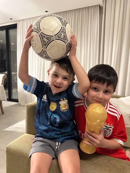 André, con la pelota en sus manos, fue el protagonista de una historia que terminó con un saludo de Ángel Di María