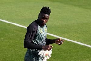 Camerún desafectó a su arquero titular ante Serbia y podría dejarlo afuera definitivamente