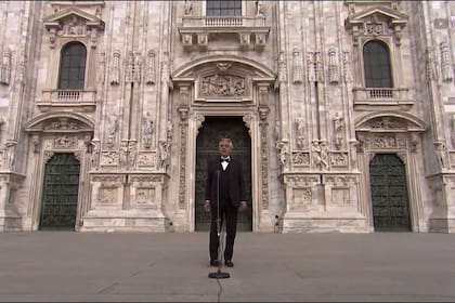 El tenor cantó sin público durante la cuarentena en la Catedral de Milán y luego se enfermó por Covid-19