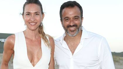 Andrea Bursten y su novio Damián Schuchner de blanco nítido