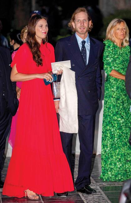 Andrea Casiraghi junto a su mujer, Tatiana Santo Domingo, que llevó un vestido vintage de Giambattista Valli (lo usó en el Baile de la Rosa 2019).