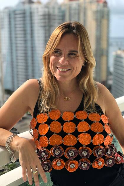 Andrea De Navarrete con un top hecho con capsulas