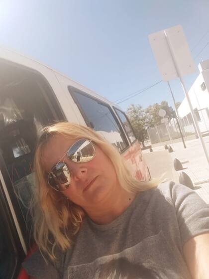 Andrea era transportista escolar, tuvo que vender su vehículo.