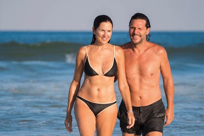Andrea Frigerio y Lucas Bocchino en uno de sus habituales veraneos en Uruguay