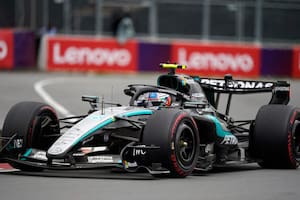 Andrea Kimi Antonelli, de Mercedes, lidera sin problemas el Gran premio de Canadá