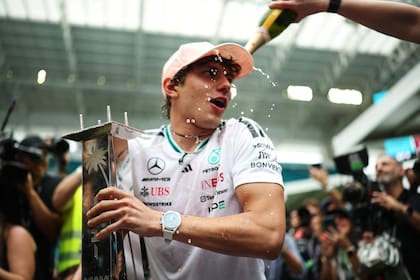 Andrea Kimi Antonelli se quedó con la victoria en el Gran Premio de Miami; lidera la tabla de posiciones