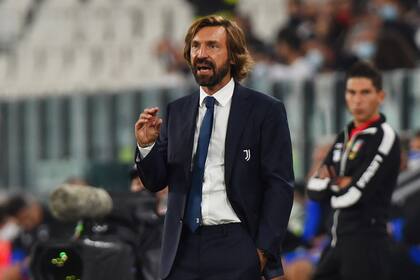 Andrea Pirlo hace su debut oficial como entrenador de Juventus