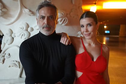 Andrea Rincón y Guillermo Zapata posan cancheros, luego de la presentación oficial de Las nubes, el film dirigido por Eduardo Pinto que fue bien recibido en el Festival de Cine Fantástico de Bilbao. La actriz se mostró feliz por las repercusiones del proyecto, en el que también actúa Diego Cremonesi