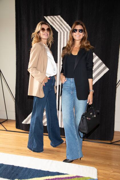 Andrea "Tucu" Martínez y Juliana Awada. La ex Primera Dama se interesó por el proyecto donde las fibras de las alfombras son hiladas a mano por una asociación de familias que se dedica a la cría y a la preservación de llamas criadas en altura, así como a la selección de calidad del vellón y luego del tejido de las alfombras.