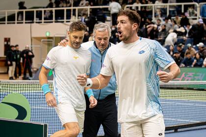Andreozzi y Gómez cumplieron su misión al ganar el dobles y poner la serie 2-1, pero los surcoreanos revirtieron el desarrollo y avanzaron de ronda