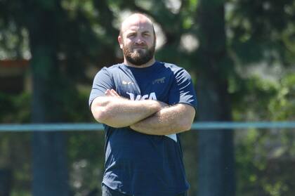Andrés Bordoy, atento en los entrenamientos seniors de la UAR